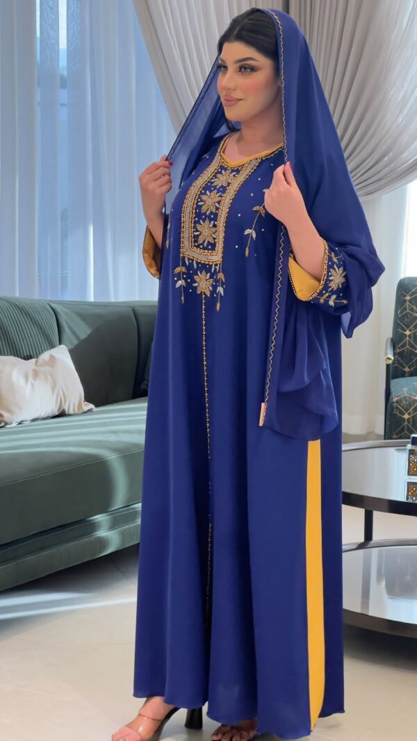 أزرق عباية